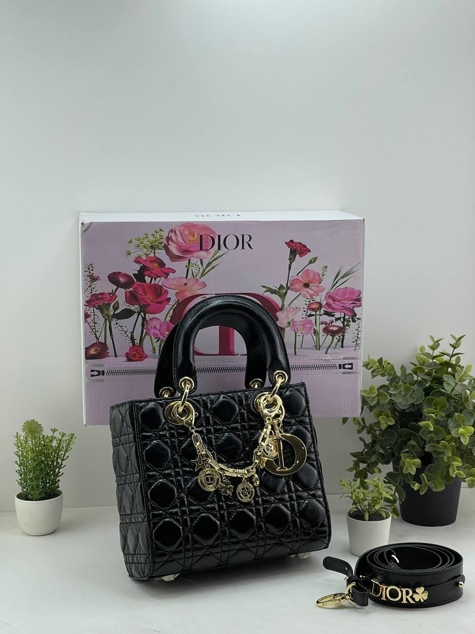 Lady Dior Bag (Medium / Classic Cannage)