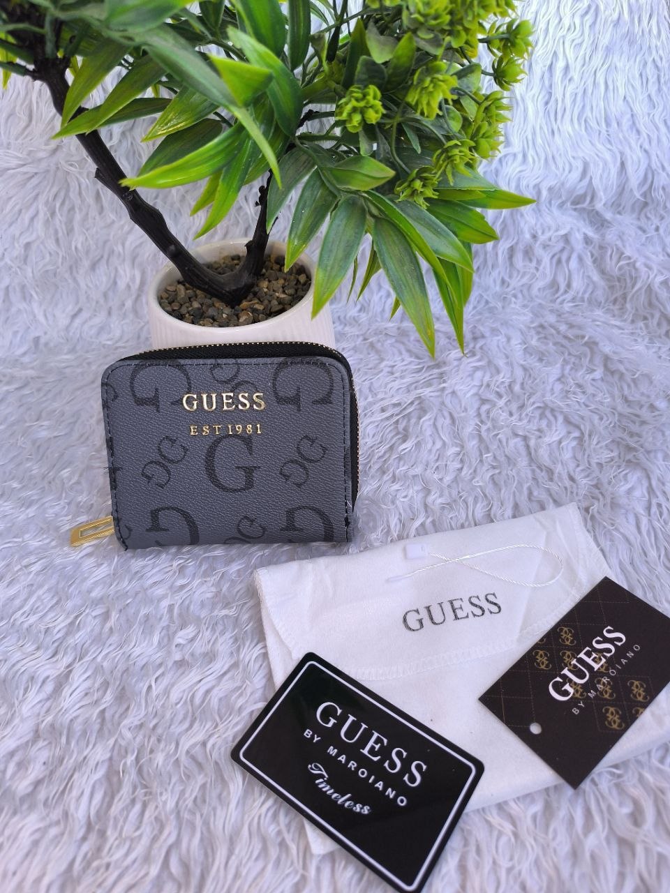 GUESS Timeless Zip-Around Wallet