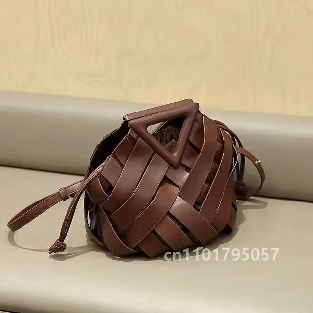 The Geometric Woven Handbag