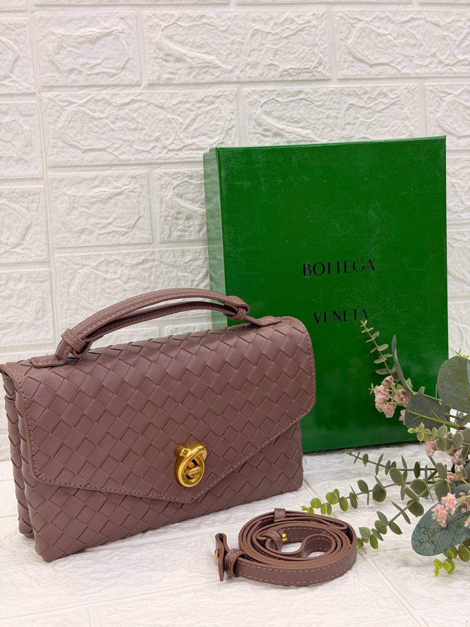 Bottega Knot Lock Fondant Bag