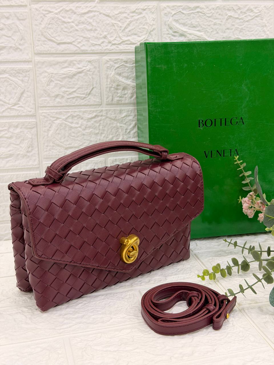 Bottega Knot Lock Fondant Bag