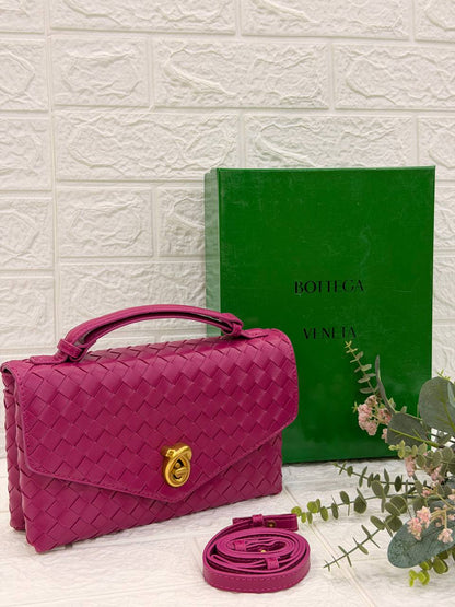 Bottega Knot Lock Fondant Bag