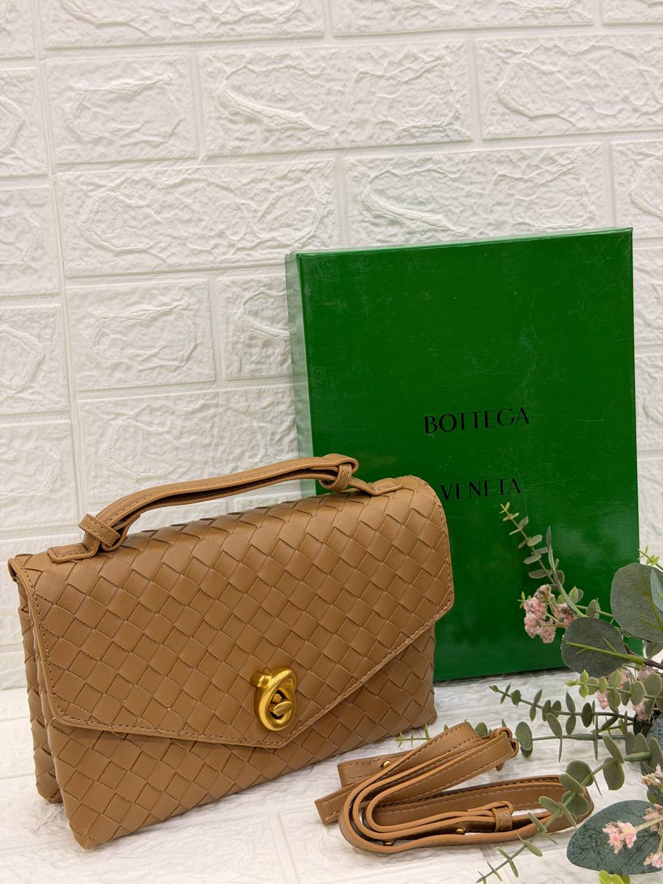 Bottega Knot Lock Fondant Bag