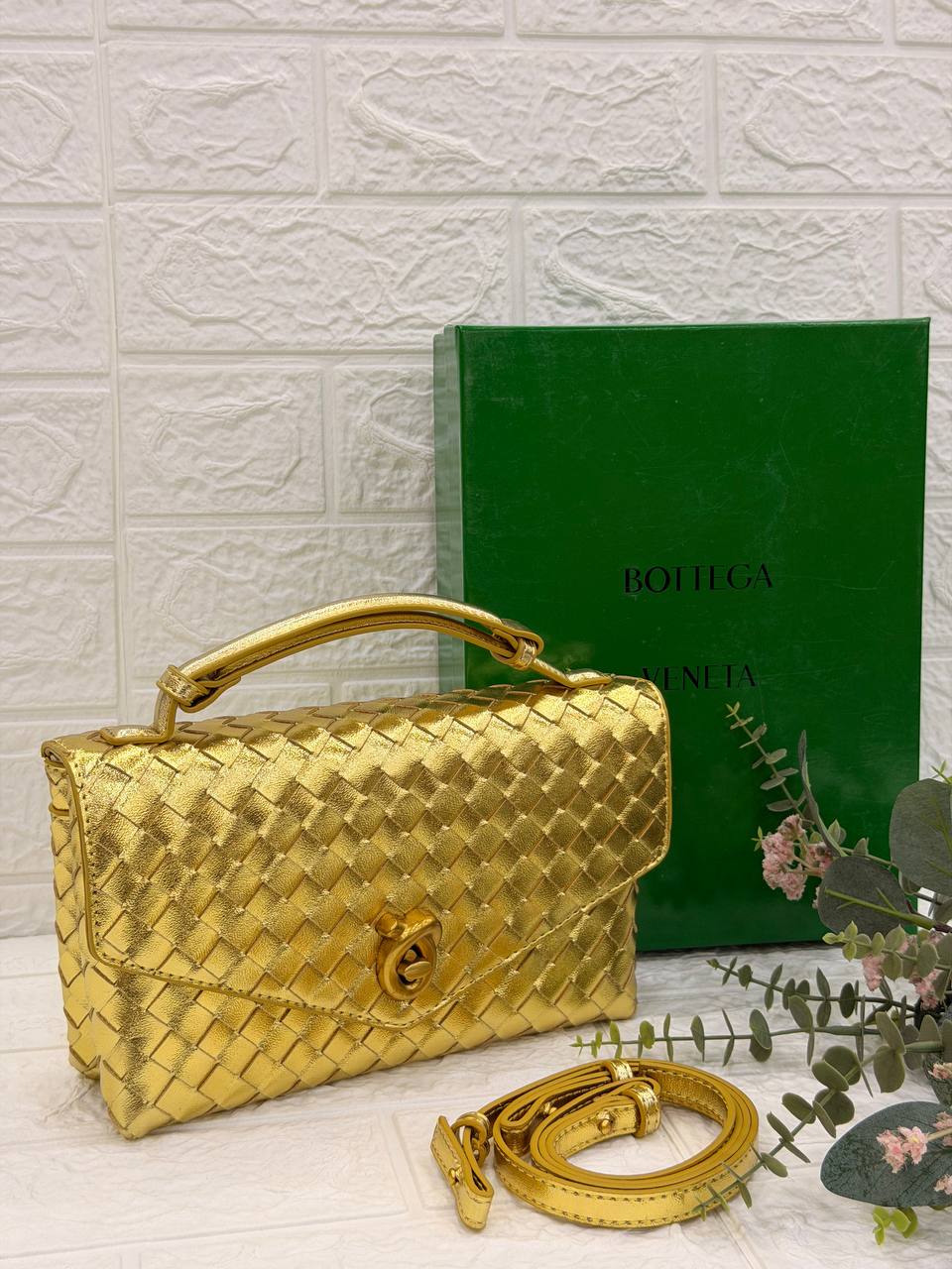 Bottega Knot Lock Fondant Bag