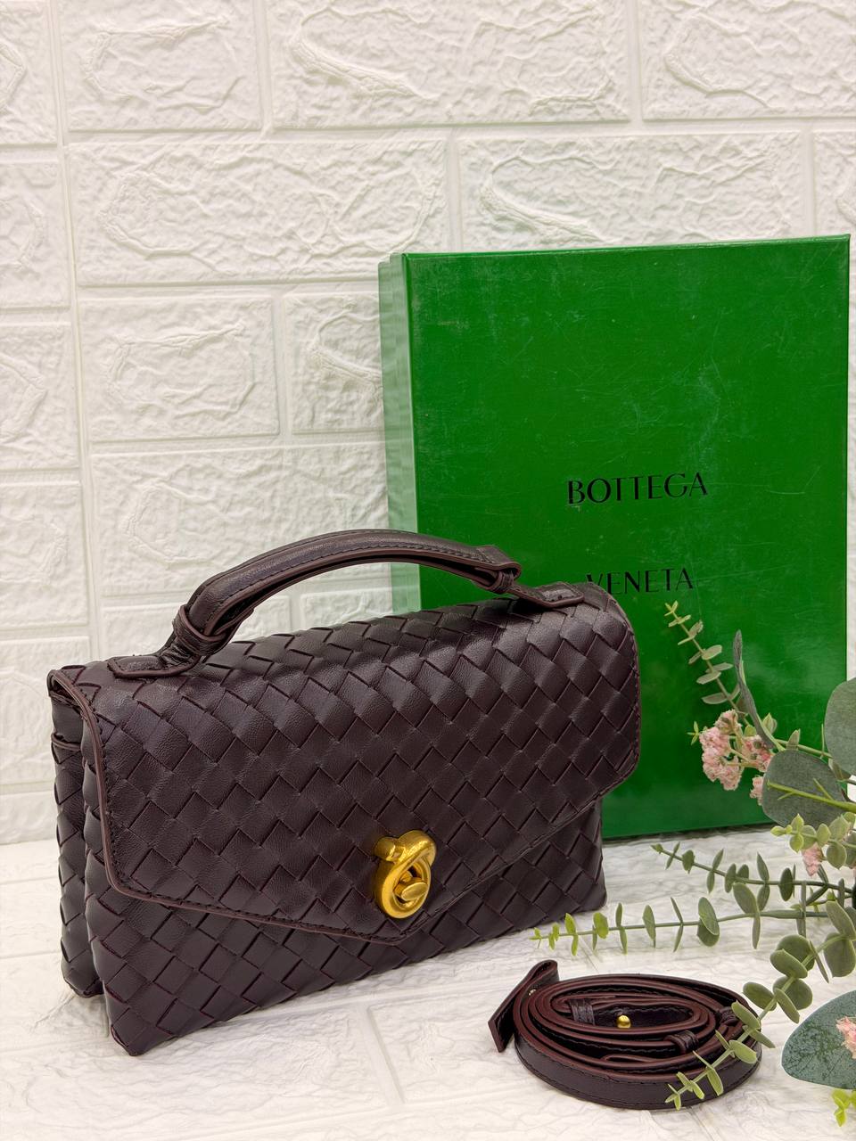 Bottega Knot Lock Fondant Bag