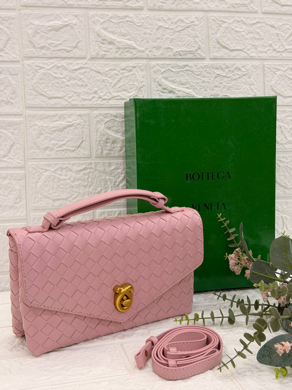 Bottega Knot Lock Fondant Bag