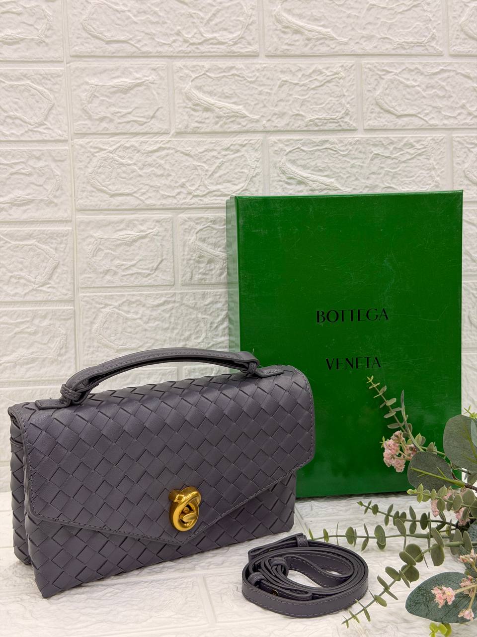 Bottega Knot Lock Fondant Bag
