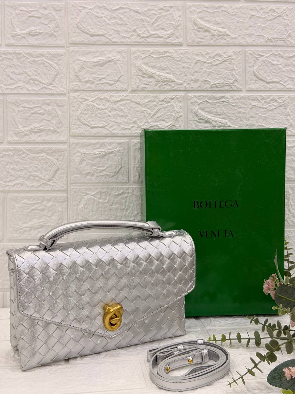 Bottega Knot Lock Fondant Bag