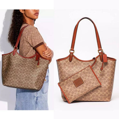 Coach Willow Tote in Signature Canvas