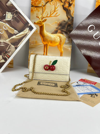 Gucci Linea Cherry GG Supreme Chain