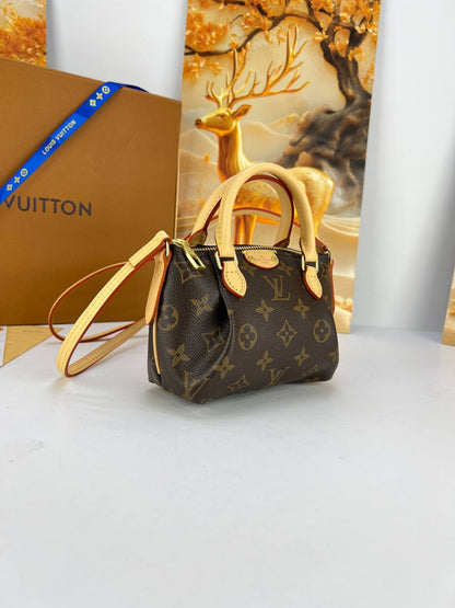 Louis Vuitton Rivoli MM – Classic Monogram