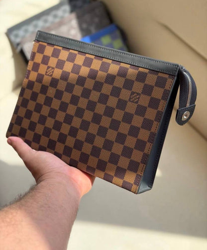 Louis Vuitton Toiletry Voyage / Pouch Voyage MM unisex