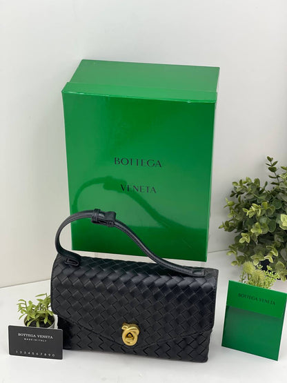 Bottega Knot Lock Fondant Bag