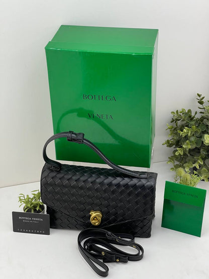 Bottega Knot Lock Fondant Bag