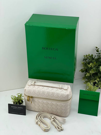 Bottega Veneta Intrecciato Leather Vanity Case Bag