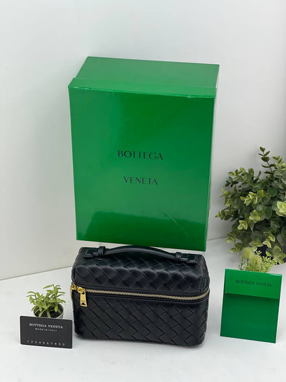Bottega Veneta Intrecciato Leather Vanity Case Bag