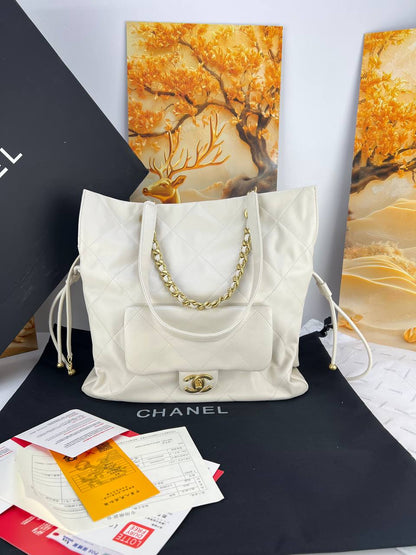Chanel 22 Large Tote Bag with Flap Pouch