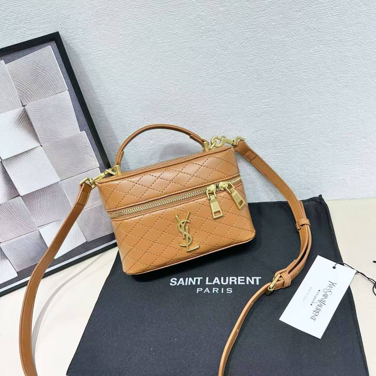 ysl Elegant vanity case