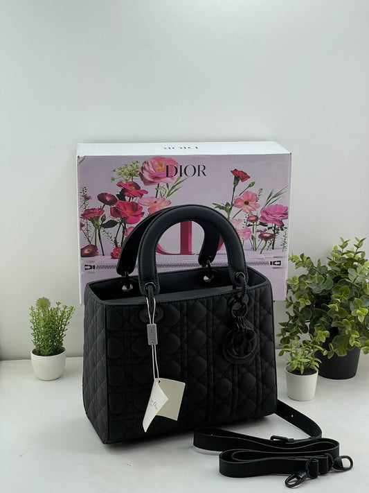 Lady Dior Bag (Medium / Classic Cannage)