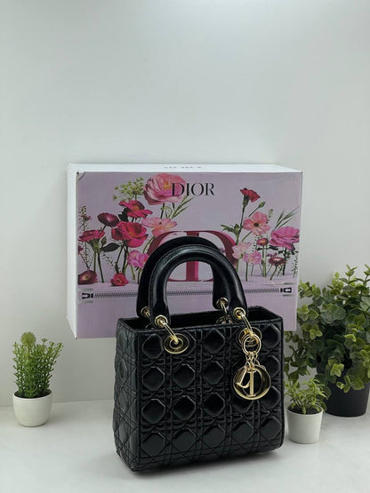 Lady Dior Bag (Medium / Classic Cannage)