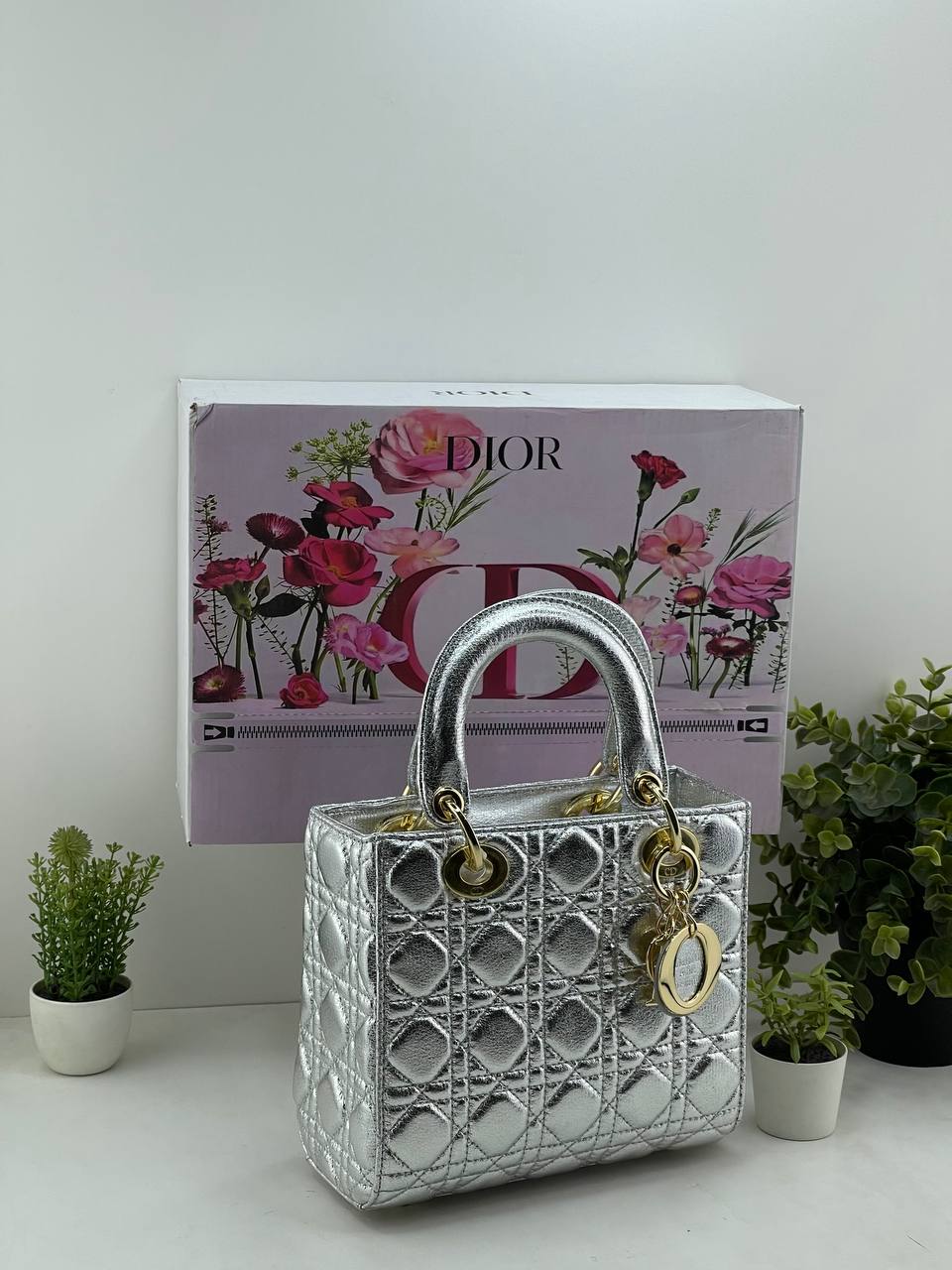 Lady Dior Bag (Medium / Classic Cannage)