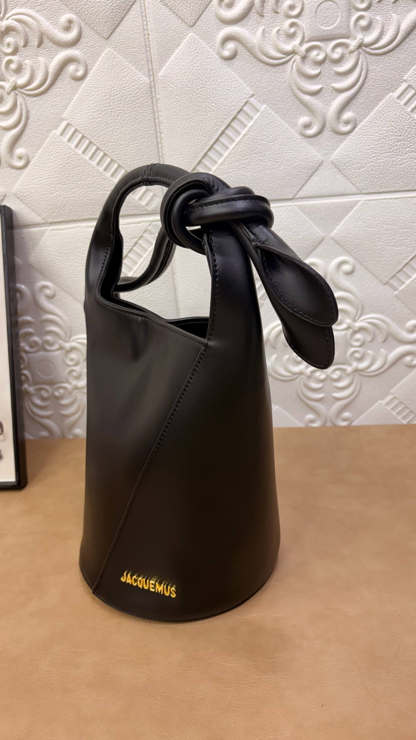 JACQUEMUS Le Tournis Leather Bucket Bag