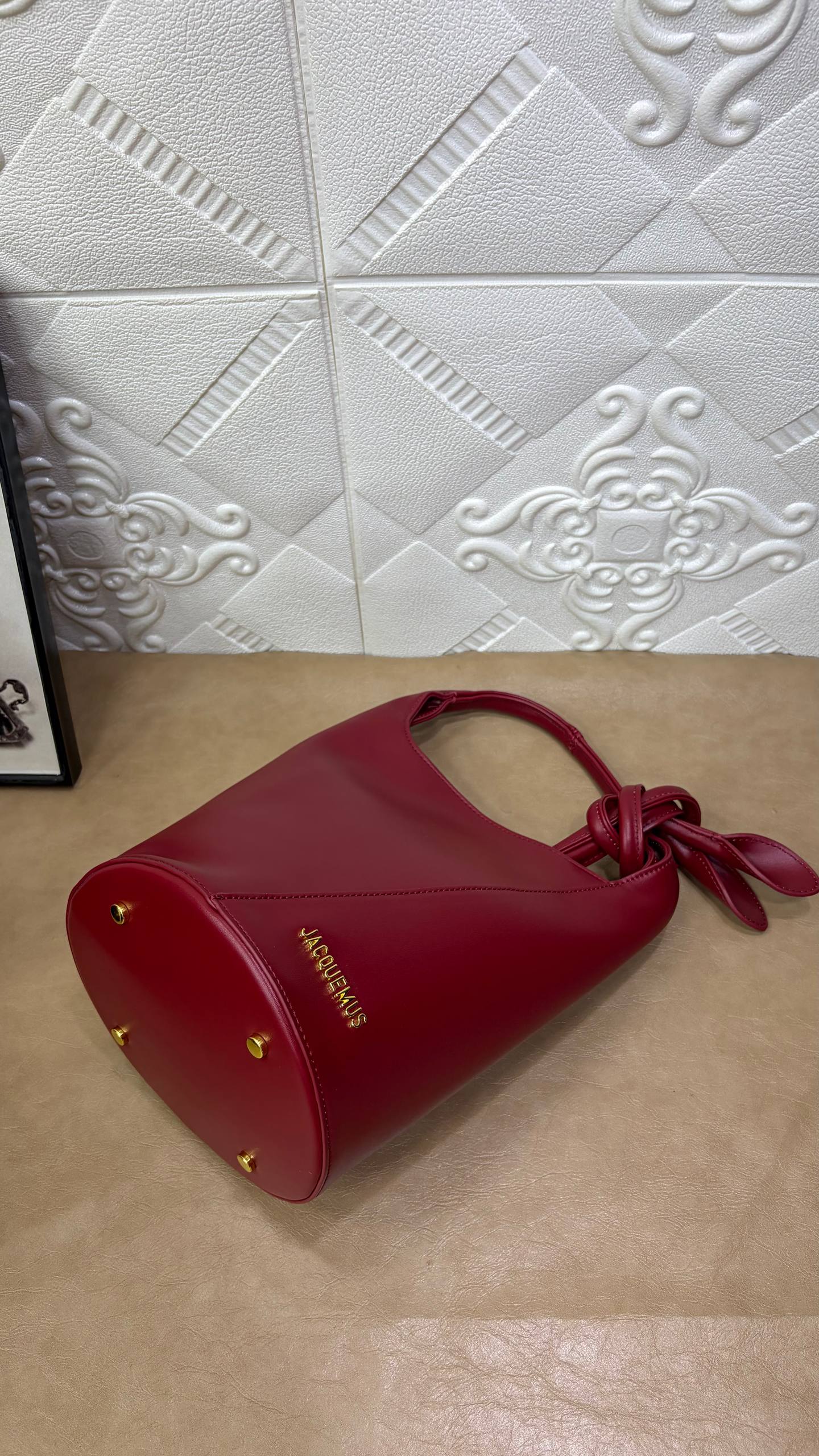 JACQUEMUS Le Tournis Leather Bucket Bag