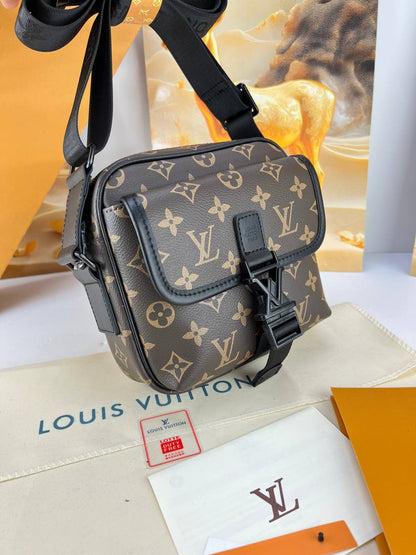 Louis Vuitton Monogram Utility Messenger