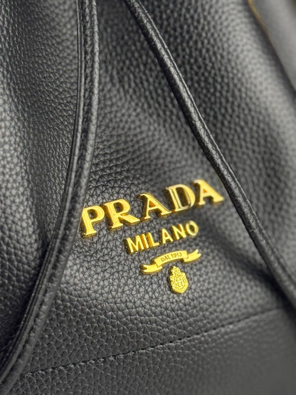 Prada👜 Bucket Bag