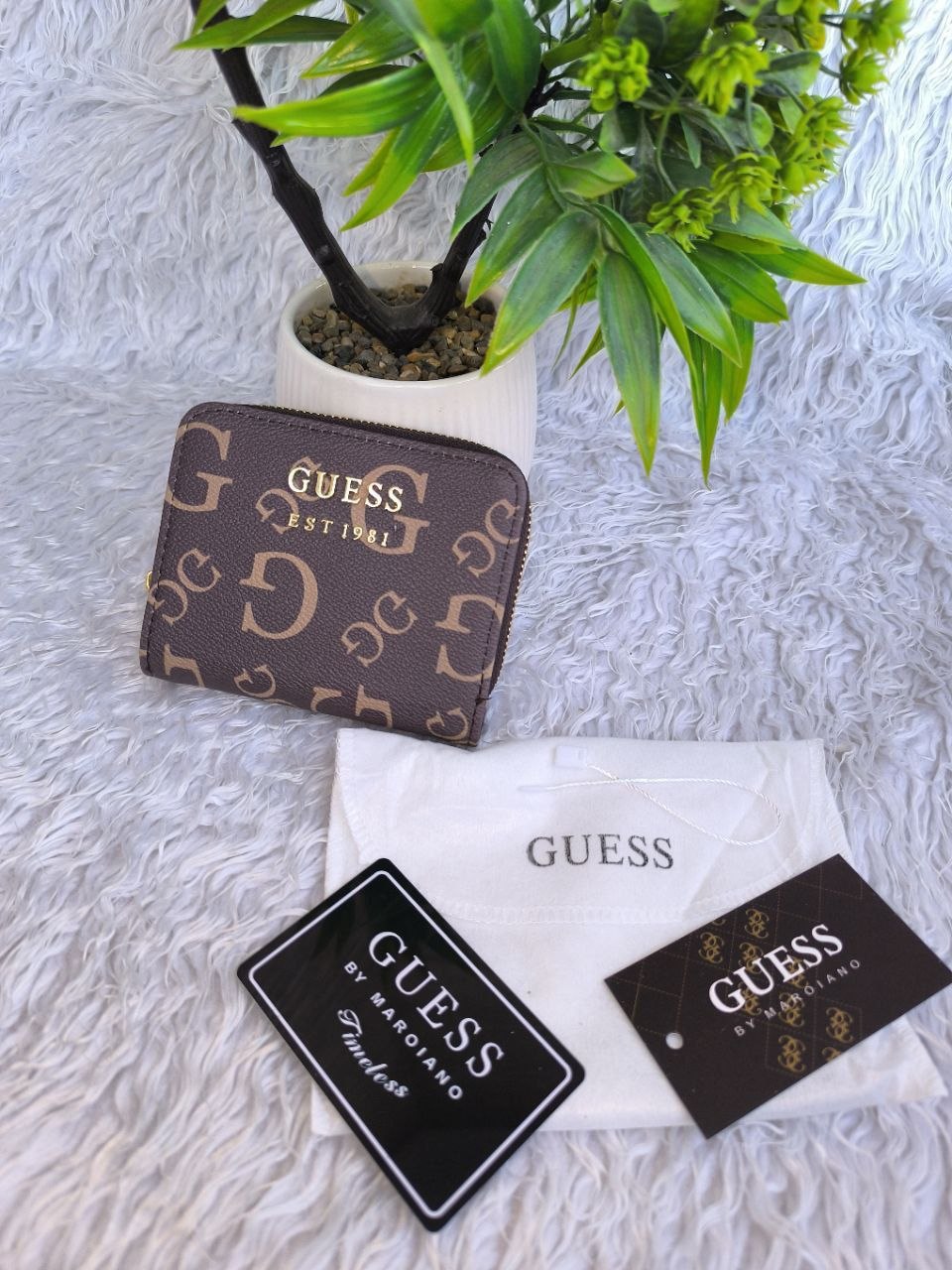 GUESS Timeless Zip-Around Wallet