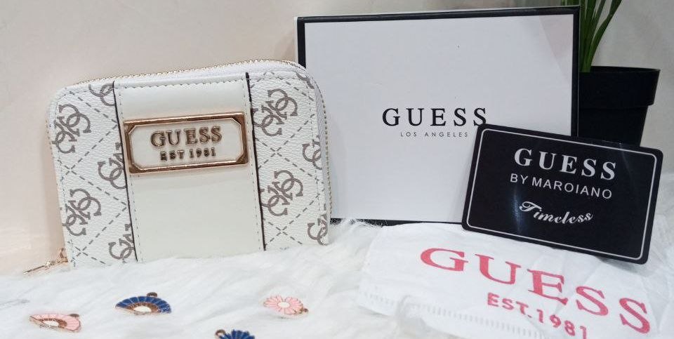 GUESS EST 1981 Small Zip-Around Wallet (By Maroiano