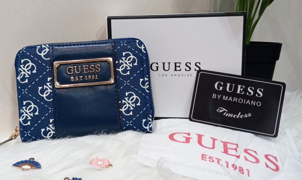GUESS EST 1981 Small Zip-Around Wallet (By Maroiano