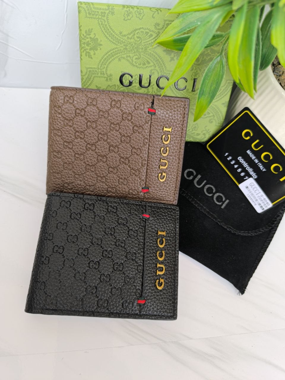Gucci Men's G-6040 Bi-Fold Wallet