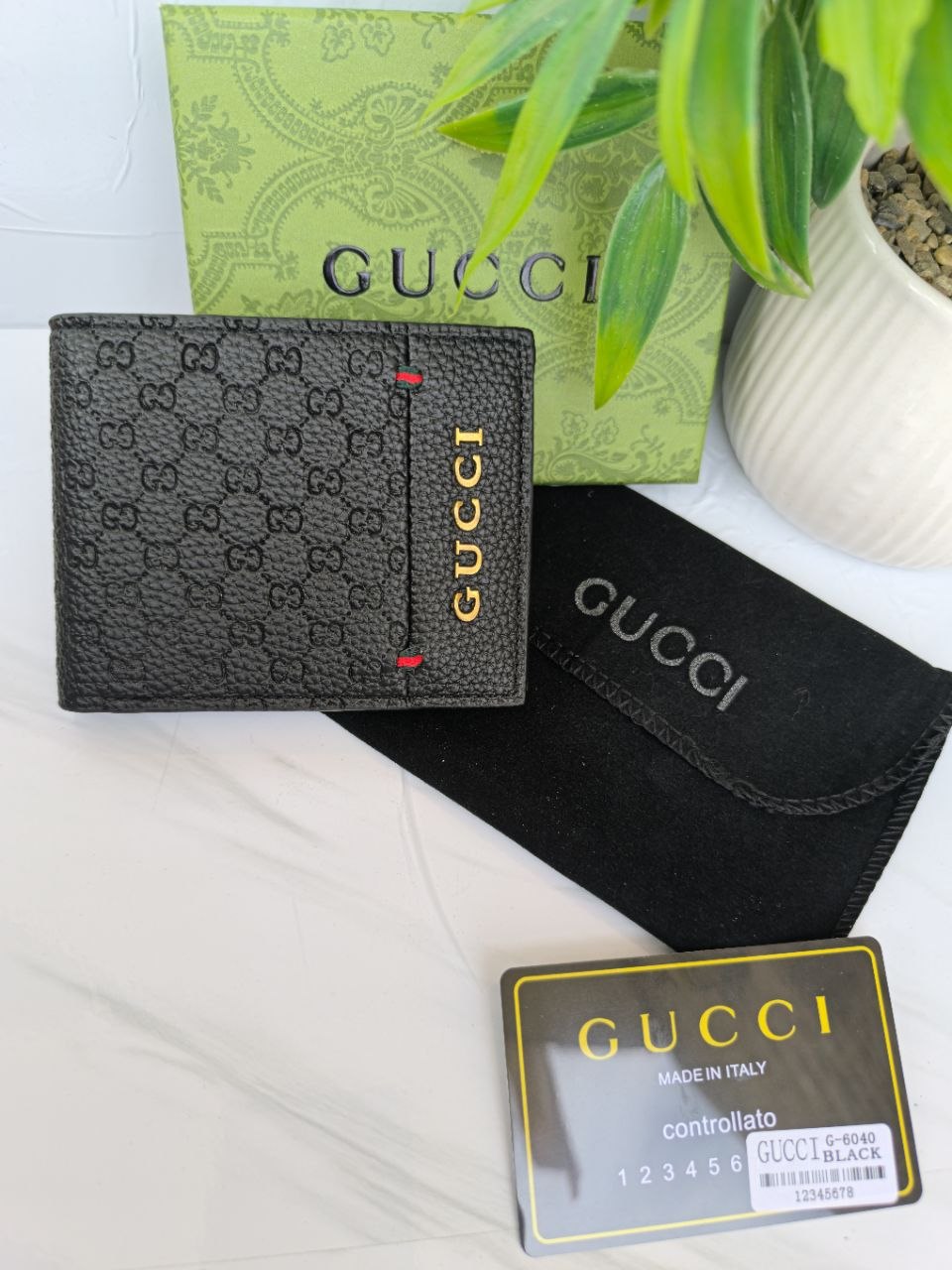 Gucci Men's G-6040 Bi-Fold Wallet