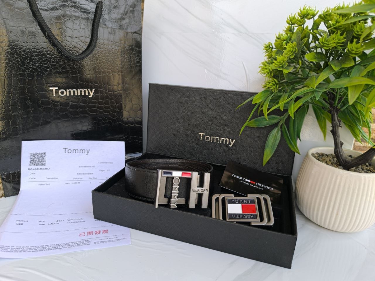Tommy Hilfiger Men's Premium Leather Belt Gift Set (with Interchangeable Buckles)
